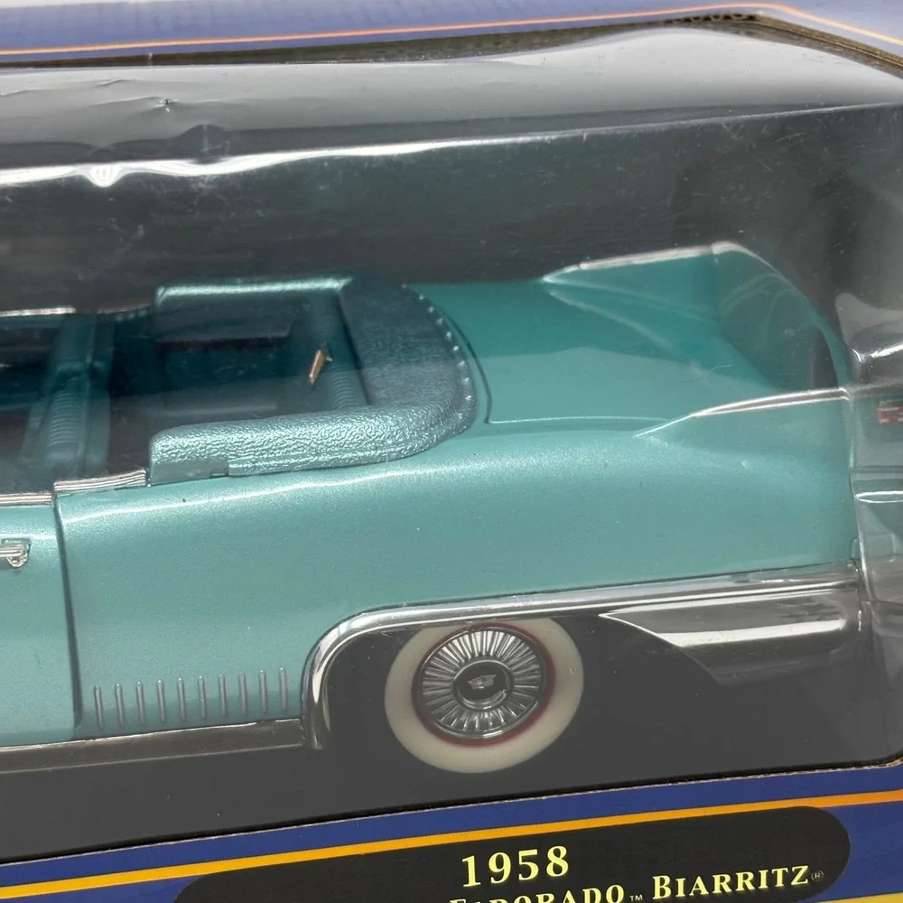 1958 Cadillac Eldorado Biarritz 1:18 American Mint Diecast Model Car Teal